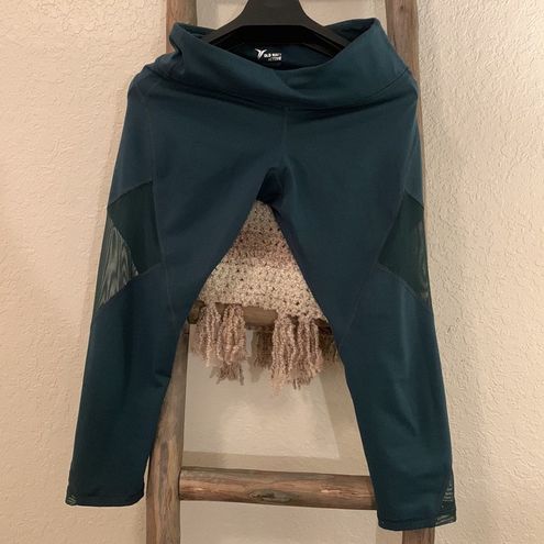 Old Navy Women's Cropped Workout Leggings Forest Green Size M - $5 - From  Nelda