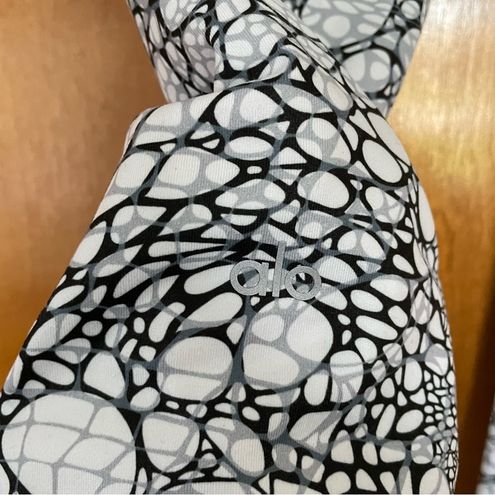 Alo Yoga Airbrush Leggings in Iguana White Size Small - $50 - From Callie