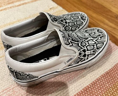 Caballero amable río rigidez Vans Snakeskin Slip On Black Size 7.5 - $50 (28% Off Retail) - From Olivia