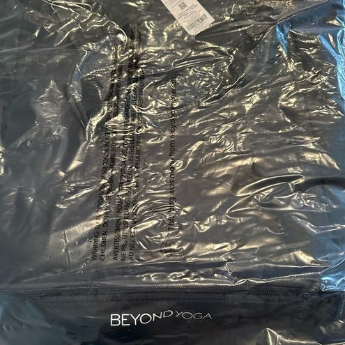 Beyond Yoga NEW Black Drawstring NEW Black Convertible Gym Bag Backpack -  $44 New With Tags - From Amber