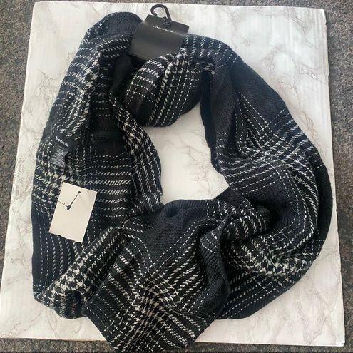 Nordstrom Rack modena plaid infinity scarf - $14 (53% Off Retail) New With  Tags - From Pigsz