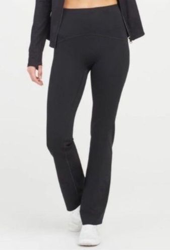 Spanx Booty Boost Skinny Flare Yoga Pants (NWT in Black Size