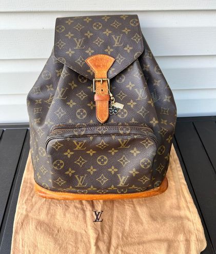 Lot - Louis Vuitton Montsouris GM Backpack