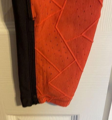 Under Armour NWOT Under Armor leggings in black and orange size Small - $13  - From BlueRing