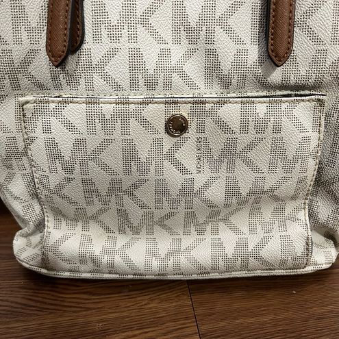 Michael Kors White Jet Set Snap Pocket Tote Bag - $44 - From Goldy