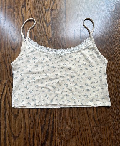 Brandy Melville, Tops, Brandy Melville Cropped Skylar Floral Lace Tank