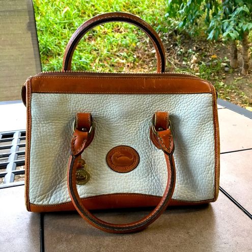 Vintage Leather Dooney and Bourke Pocketbook Purse Beige With 