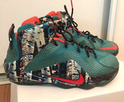 lebron christmas 12s