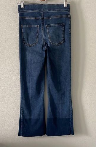 Spanx Cropped Flare Jeans in Medium Wash Size undefined - $61