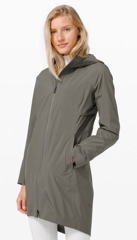  Lululemon Rain Rebel Jacket (Size 2, Capture Blue