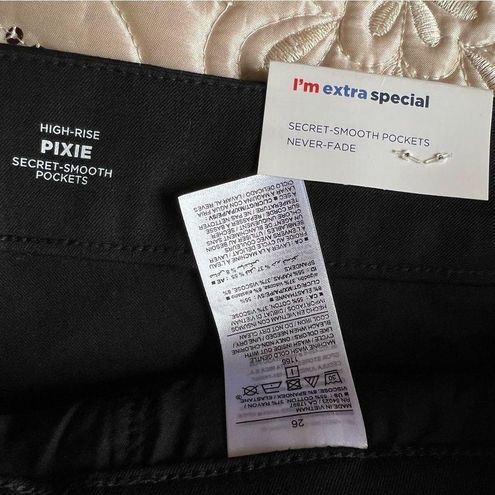 Old Navy High Rise Pixie Flare Pants in Black NEW Plus Size 26 - $35 New  With Tags - From Selin