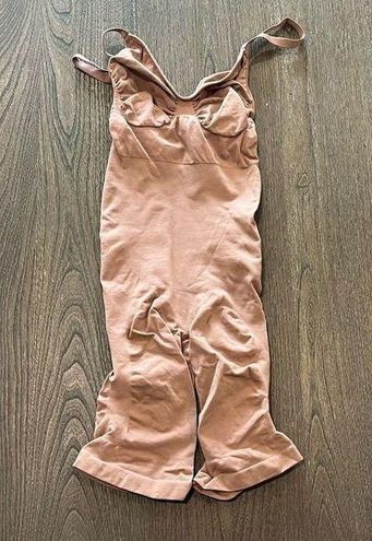 NWOT SKIMS Sculpting Bodysuit Mid Thigh w/Open Gusset, Size Small