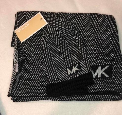 Michael Kors Hat And Scarf Set Black - $35 (56% Off Retail) New With Tags -  From Sam