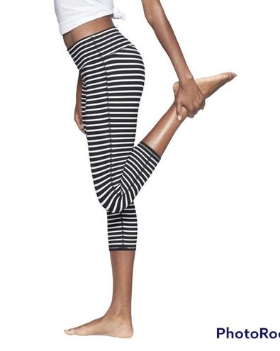 Athleta Black & White Striped Chaturanga Cropped Leggings XXS - $29 - From  Rebecca