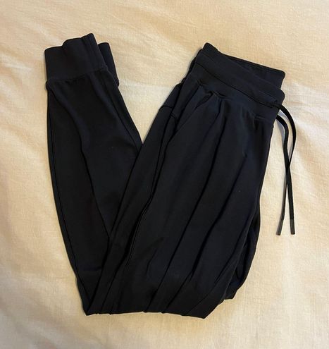 Lululemon rulu jogger Size 6 - $50 (57% Off Retail) - From Paige