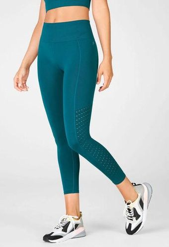 Fabletics Sync Seamless Perforated High-Waisted 7/8 Leggings Medium - $23 -  From MyRandom