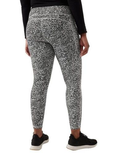 Athleta Ultimate Stash Textured 7/8 Tight