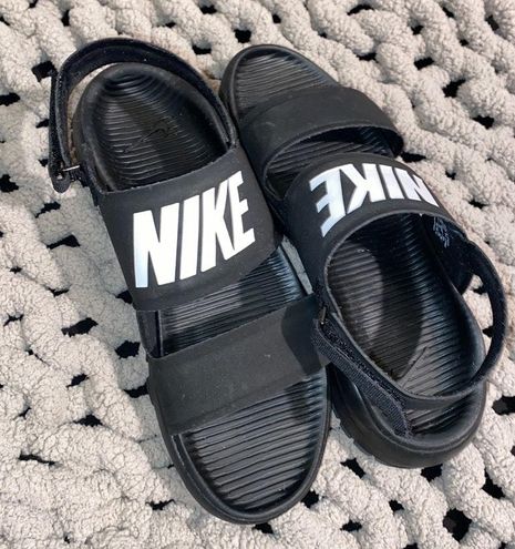 De este modo Bungalow Experimentar Nike Tanjun Sandals Black Size 8 - $15 (66% Off Retail) - From Sarah