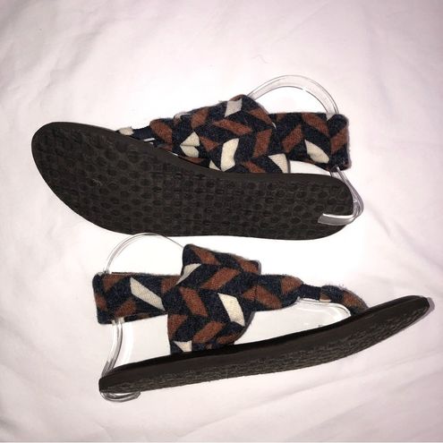 Sanuk Size US 8 Sandals Yoga Sling Fabric Thong Neutral Geometic Print  Brown 39 - $36 - From Shone