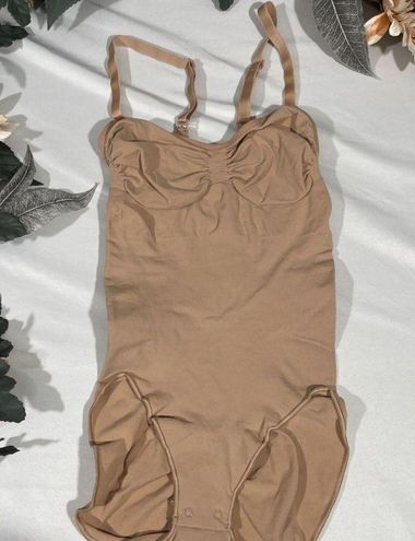 SKIMS, Intimates & Sleepwear, Skims Sculpting Bodysuit With Snaps In  Ochre