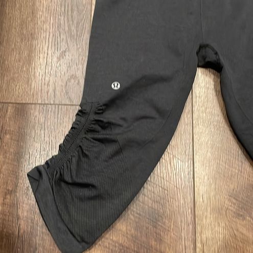 Lululemon in the flow crop leggings Size 8 - $28 - From Kristy