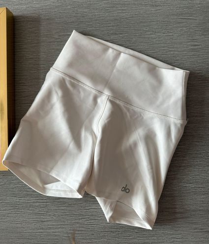 Alo Yoga Airlift Shorts White Size XXS - $60 (11% Off Retail