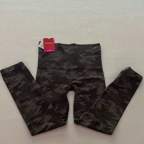 Spanx Lamn Seamless Cropped Leggings in Sage Camo Size: Small