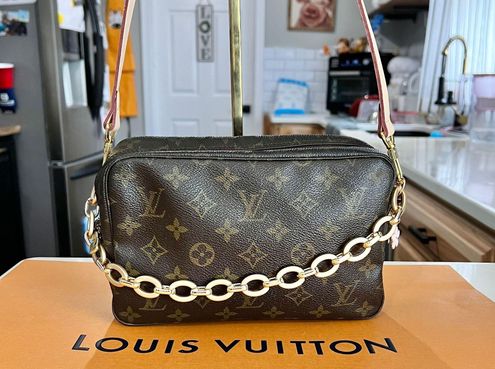 Louis Vuitton, Bags, Auth Louis Vuitton Trousse 23 Crossbody Bag