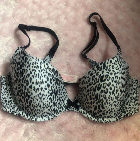 Victoria's Secret Underwire Bra Size 32C. - $16 - From Maria