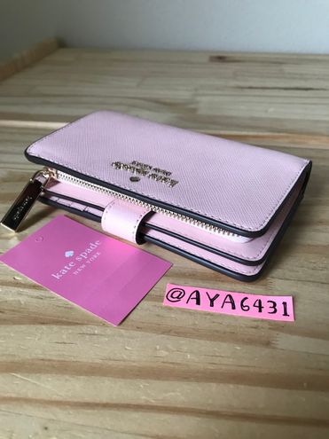 New With Tags Kate Spade New York Medium Bifold Zip Wallet. Original Price  $189.