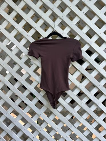 Babaton Contour Crew Shortsleeve Bodysuit