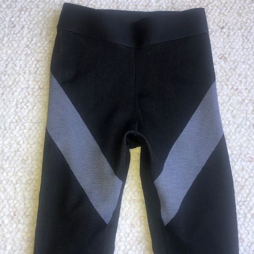 Fabletics High Waist Sprint Seamless Full Length Sprint Legging Black XS -  $50 - From Laura