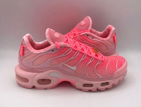 pink air max atl