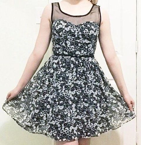 LC Lauren Conrad Dress - Size 8