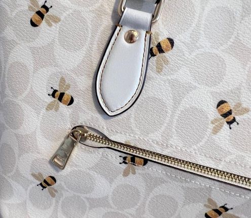 NWT Coach Gallery Tote In Signature Canvas With Bee Print CH514