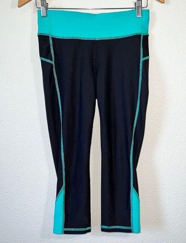 Xersion High Waisted Performance Fitted Capri Athletic Leggings Size Small  - $19 - From Autumn