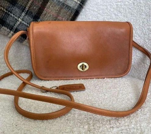 Coach Apricot Leather Turnlock Crossbody/Shoulder Bag