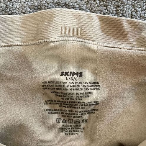 SKIMS Seamless Sculpt Strapless Thong Bodysuit Sand, Large NWOT - $45 -  From Jessica