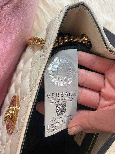 Shoulder bags Versace - Medusa detailed quilted white nappa bag -  DBFG478DNATR2K060T