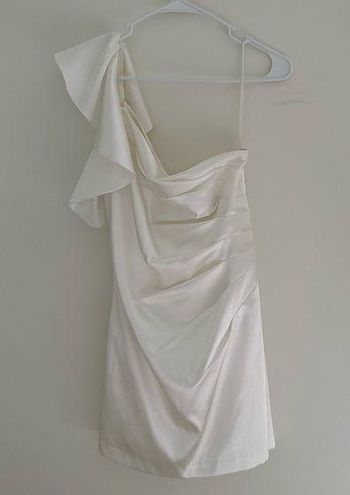 Hailey Logan Adrianna Papell white one shoulder dress Size L 45