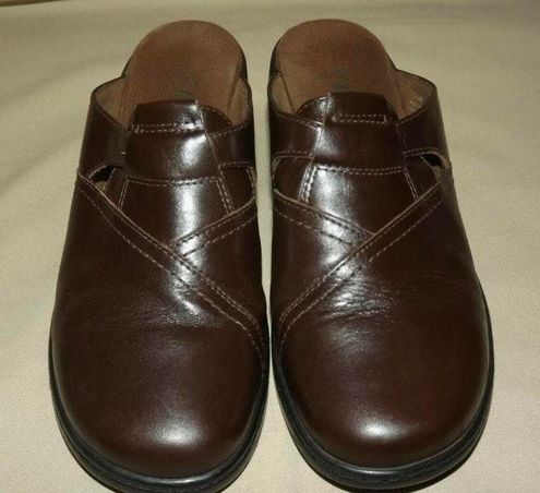 clarks leather clogs