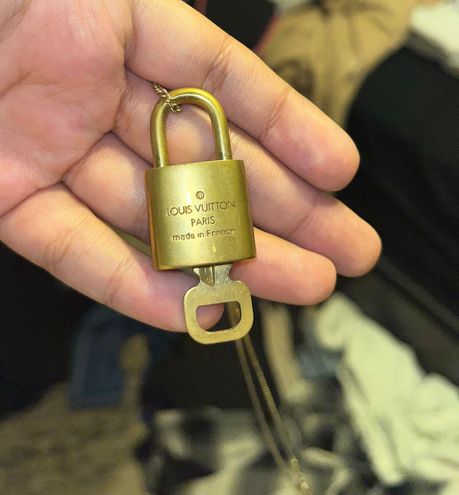 louis vuitton padlock key