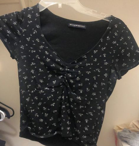 Brandy Melville Floral Gina Top size: one size best - Depop