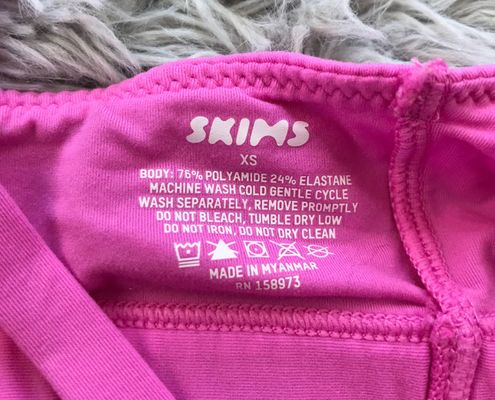 SKIMS Fits Everybody Scoop Neck Bralette in Neon Orchid XS Pink - $45 New  With Tags - From Matilda