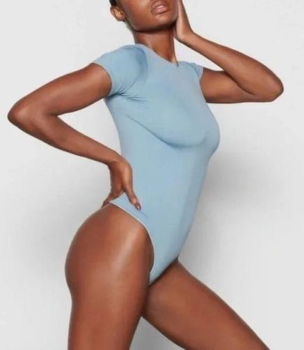 SKIMS Essential T-Shirt Thong Bodysuit in Arctic Size 4X/5X - $31 - From  Dina