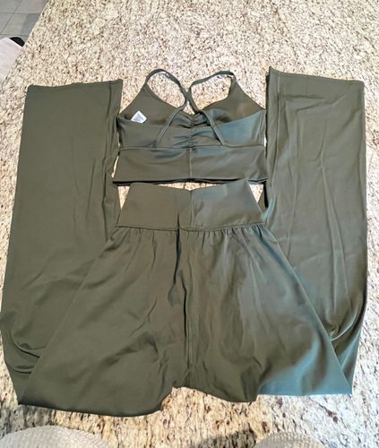 Gymshark NWT ELEVATE FLARED LEGGINGS & LONGLINE SPORTS BRA - Moss