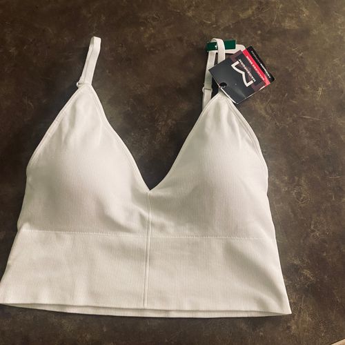 Maidenform Women's M Rib Seamless Brami, Pullover Wireless V-Neck Cami Bra, Removable  Cups White Size L - $18 (47% Off Retail) New With Tags - From jello