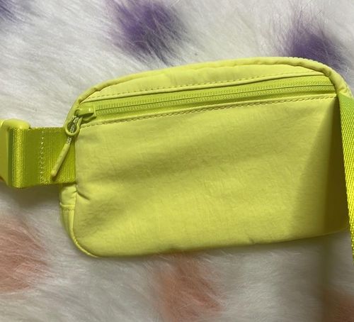 SONIC YELLOW belt bag spotted on the Australia lululemon website! 🥺💛