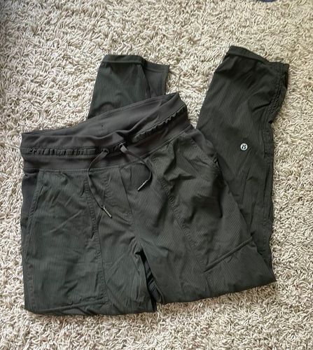 Lululemon Dance Studio Pant III *Unlined Dark Olive (Size 2) for