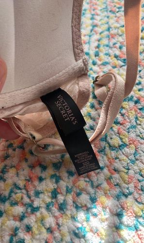 Victoria's Secret lace Bombshell Plunge bra Tan Size 32 D - $15